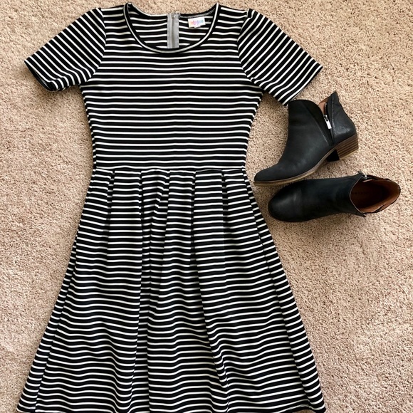 LuLaRoe Dresses & Skirts - LuLaRoe Black and White Striped Amelia Dress LuLaRoe Dresses & Skirts - LuLaRoe Black and White Striped Amelia Dress